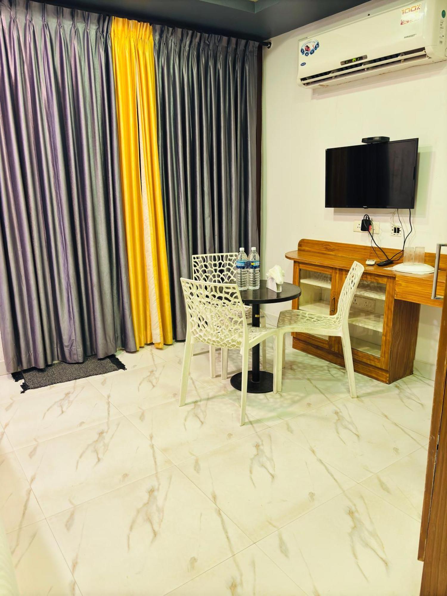 The Elite Beachview Пондичери Екстериор снимка