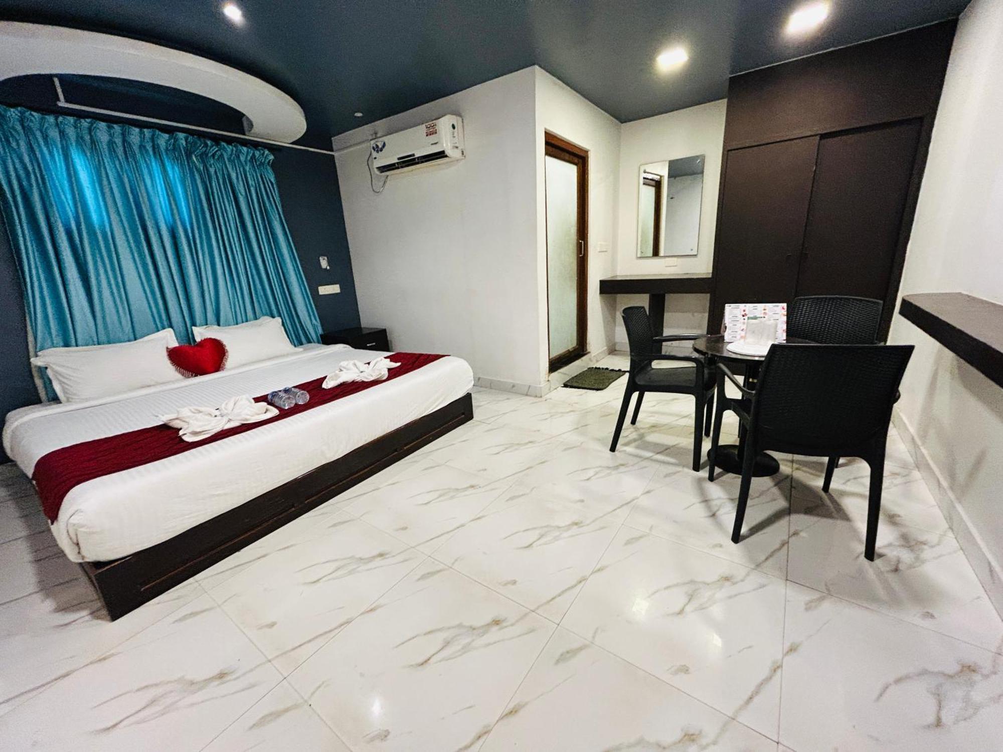 The Elite Beachview Пондичери Екстериор снимка